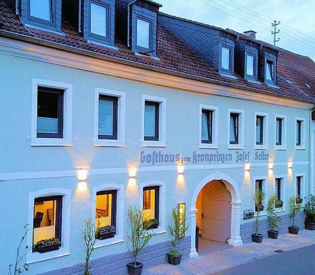 Zum Kronprinzen Hotel Garni Weyher Екстериор снимка